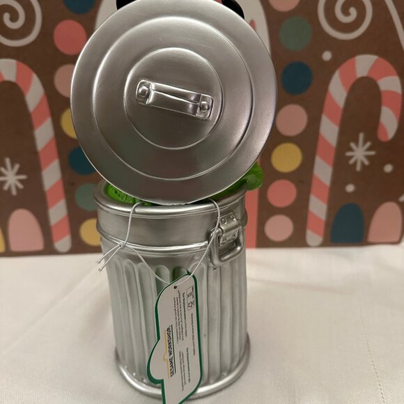 Sesame Street Oscar The Grouch Bah Humbug 10" Christmas Figurine NWT - 2025 HTF - Picture 6 of 6